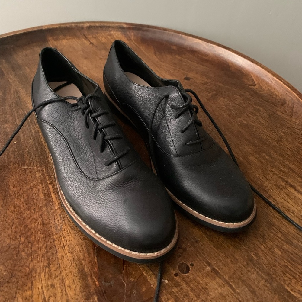 Leather lace up shoes - never worn